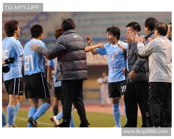 韩国足球明星安贞焕的传奇职业生涯与对足球的热爱之路