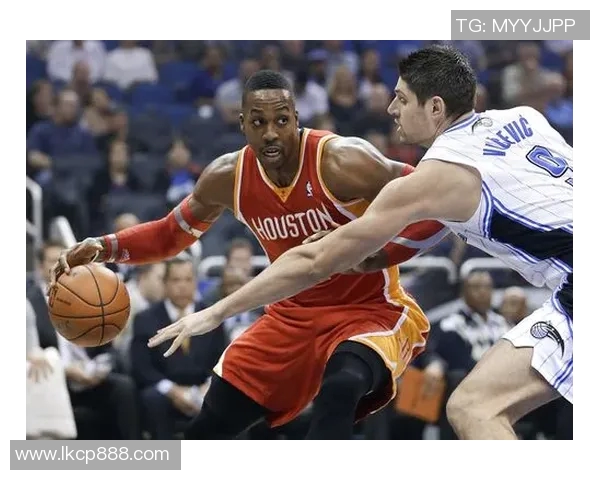 奥登与诺阿的对决：两位天才中锋的命运交错与篮球传奇之路