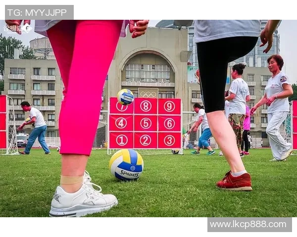 足球明星们的趣味皮球挑战精彩视频合集让你大开眼界 足球明星们的趣味皮球挑战精彩视频合集让你大开眼界